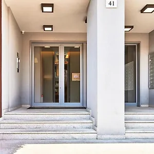 Monviso Modern - Exclusive Apartment Milan