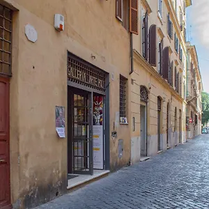 Apartment Borgo Vittorio - Exclusive In The Heart Of, Rome